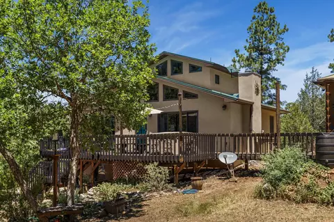 107 Skyland Blvd, Tijeras, NM 87059