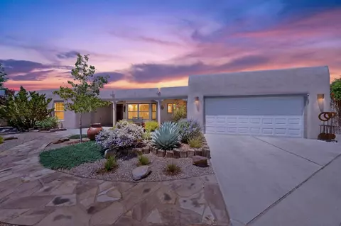 1425 Crestview Dr SW, Los Lunas, NM 87031