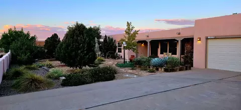 1425 Crestview Dr SW, Los Lunas, NM 87031