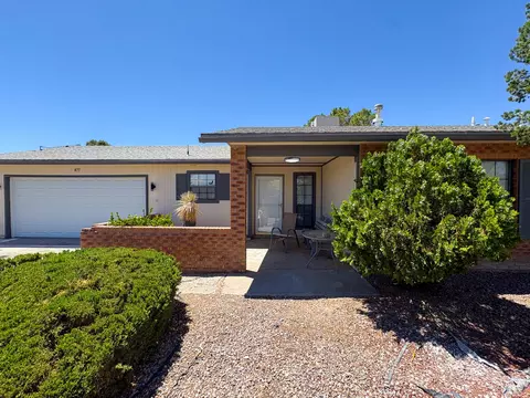 877 Arkansas St SE, Rio Rancho, NM 87124