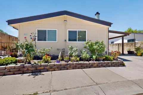 8512 Stream St NE, Albuquerque, NM 87113