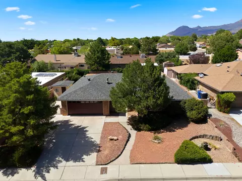 9613 Academy Hills Dr NE, Albuquerque, NM 87111