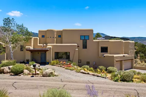 133 Juniper Hill Rd NE, Albuquerque, NM 87122