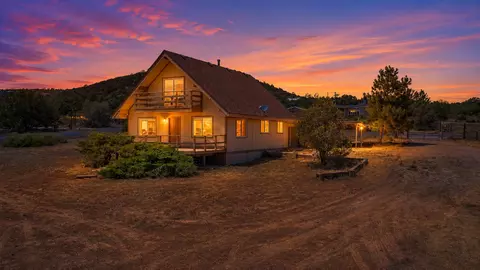 8 Troxel Ln, Tijeras, NM 87059