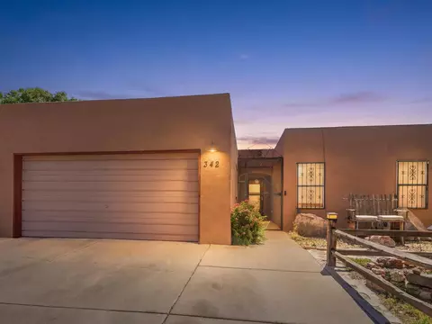 342 Sunset Farm Pl SW, Albuquerque, NM 87105