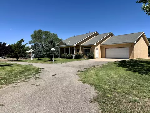 30 Bennett Rd, Los Lunas, NM 87031
