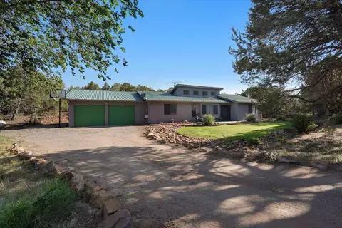 14 Juniper Ridge Rd, Tijeras, NM 87059
