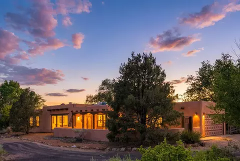 236 Sagebrush Dr, Corrales, NM 87048