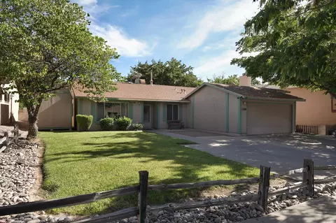 6908 Luella Anne Dr NE, Albuquerque, NM 87109
