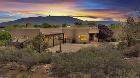 23 Paseo C De Baca Rd, Corrales, NM 87048