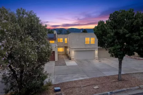 5416 Overlook Dr NE, Albuquerque, NM 87111