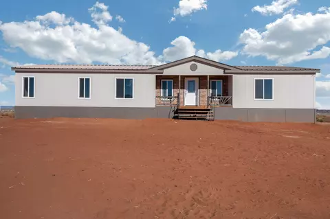 67 Highland Blvd, Laguna, NM 87026