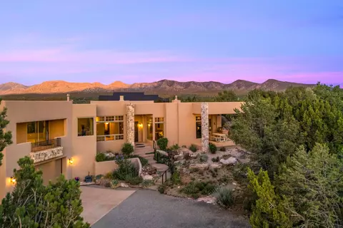 2 Concha Ct, Sandia Park, NM 87047