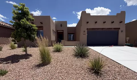 4689 Lluvia Encantada, Santa Fe, NM 87507