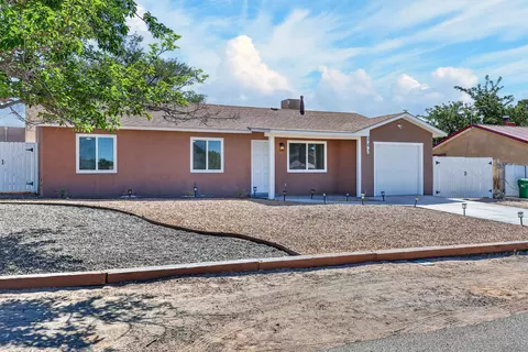 102 2nd St SE, Rio Rancho, NM 87124