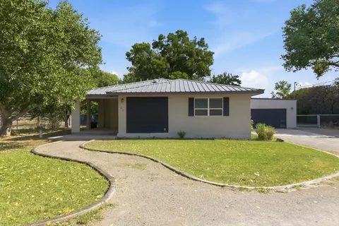 21 Otero Rd, Los Lunas, NM 87031
