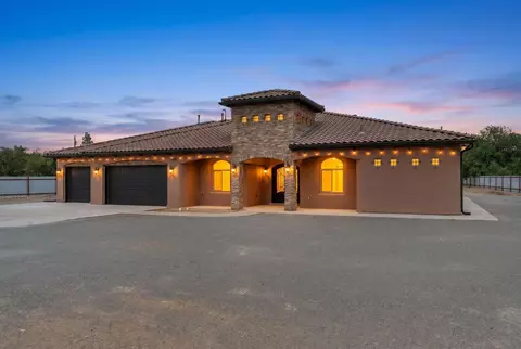 1202 Gabaldon Rd NW, Albuquerque, NM 87104