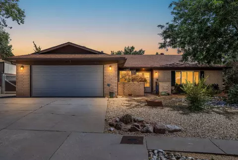 9412 Lona Ln NE, Albuquerque, NM 87111