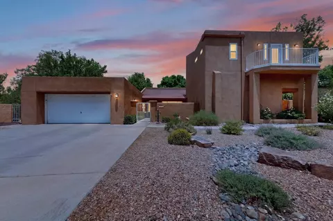 5912 Canyon Crest Pl NE, Albuquerque, NM 87111