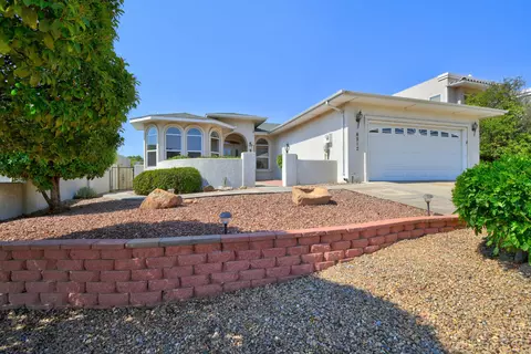 4512 Chadwick Rd NW, Albuquerque, NM 87120