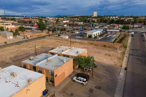 1928 Buena Vista Dr SE, Albuquerque, NM 87106