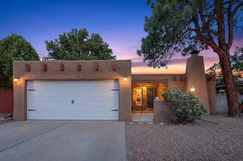 1329 Espejo St NE, Albuquerque, NM 87112