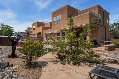7100 Glyndon Trl NW, Albuquerque, NM 87114
