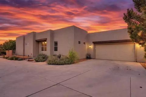 5308 Sacate Ave NW, Albuquerque, NM 87120