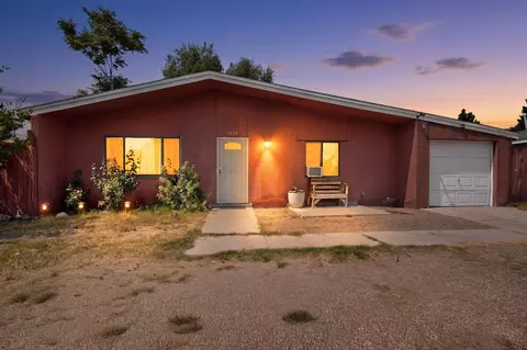 2819 Desert Garden Ln SW, Albuquerque, NM 87105