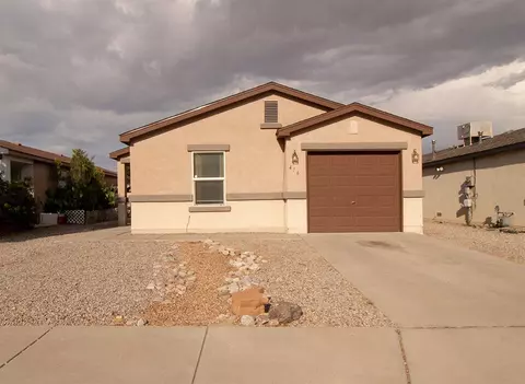476 Desert Bluff Dr SW, Albuquerque, NM 87121