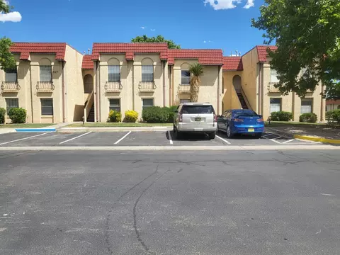 827 Country Club Dr SE #2C, Rio Rancho, NM 87124
