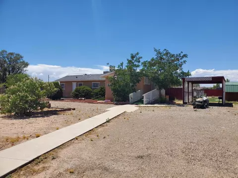 5127 Cerritos Ave SW, Los Lunas, NM 87031