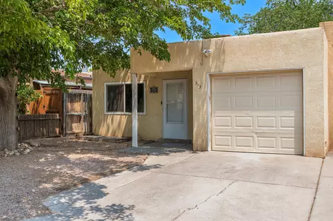 313 Shannon Pl NW, Albuquerque, NM 87107