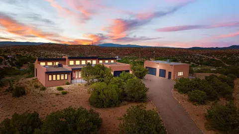 11 Mountain View Rd, Placitas, NM 87043