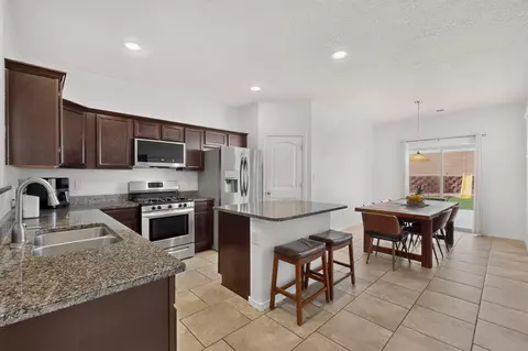 5929 Sandoval Dr NE, Rio Rancho, NM 87144