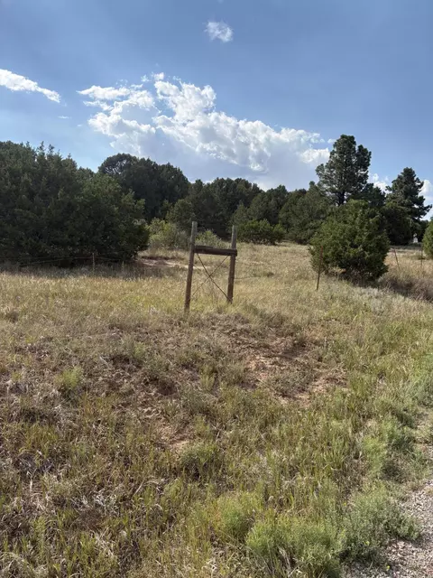 11 Eagle Ln, Tijeras, NM 87059