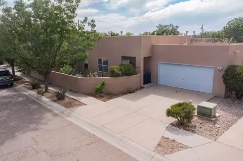2923 Foraker Ct NW, Albuquerque, NM 87107