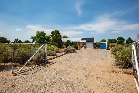 354 Angel Rd, Corrales, NM 87048