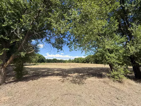 17 San Fernando Rd # B, Peralta, NM 87042