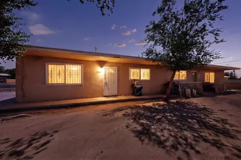 513 Utah St SE, Albuquerque, NM 87108