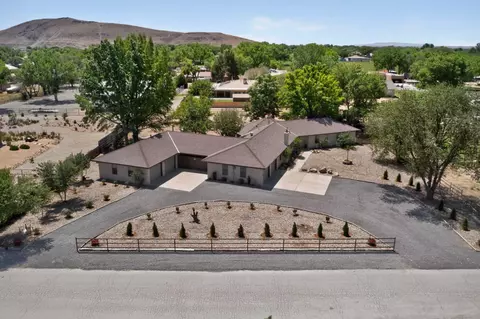 6 Shady Ln, Los Lunas, NM 87031