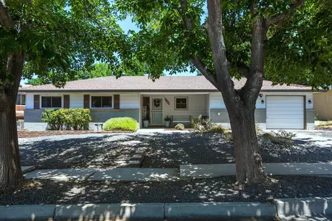 11609 Lexington Ave NE, Albuquerque, NM 87112
