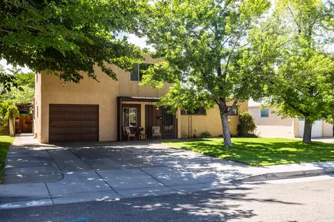 1837 June St NE, Albuquerque, NM 87112