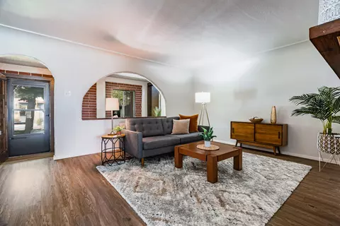 1837 June St NE, Albuquerque, NM 87112