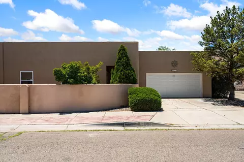 428 Phoenix Ave NW, Albuquerque, NM 87107