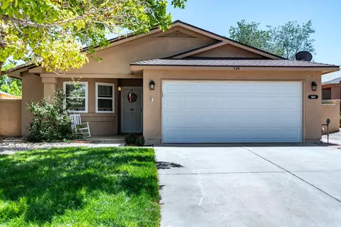 924 Somerset Meadows Dr NE, Rio Rancho, NM 87144