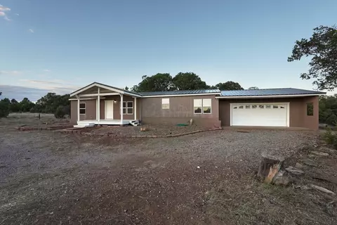 36 Quail Hollow Rd, Tijeras, NM 87059