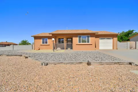 690 Archibeque Ave SE, Rio Rancho, NM 87124