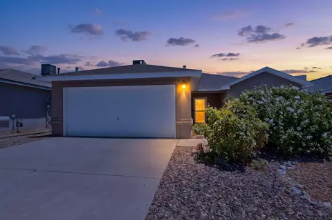 10238 Country Meadows Dr NW, Albuquerque, NM 87114