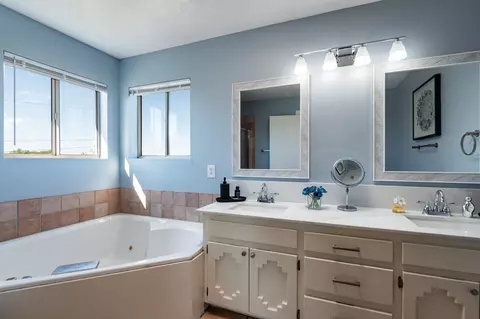 Bath - 7 Mulberry Loop, Cedar Crest, NM 87008 photo 1 of 4